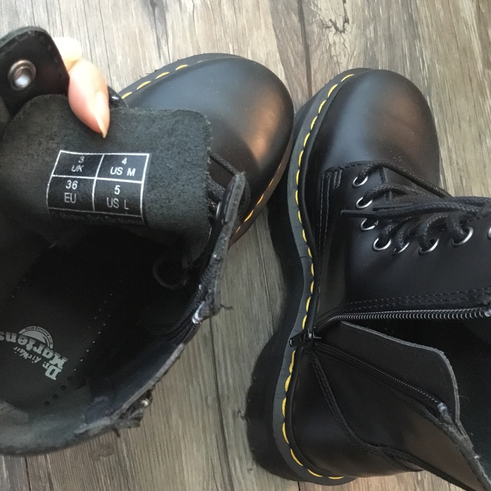 ❌SOLD❌ DOC MARTENS Jadon Like New! - Picture 4 of 4
